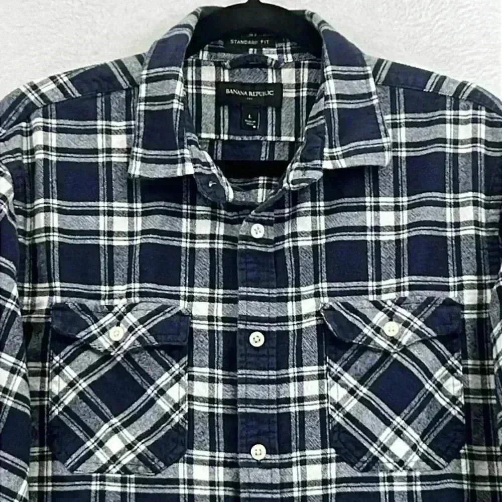 Banana Republic Men’s Flannel Shirt Size L Navy/White Plaid Button-down Cotton